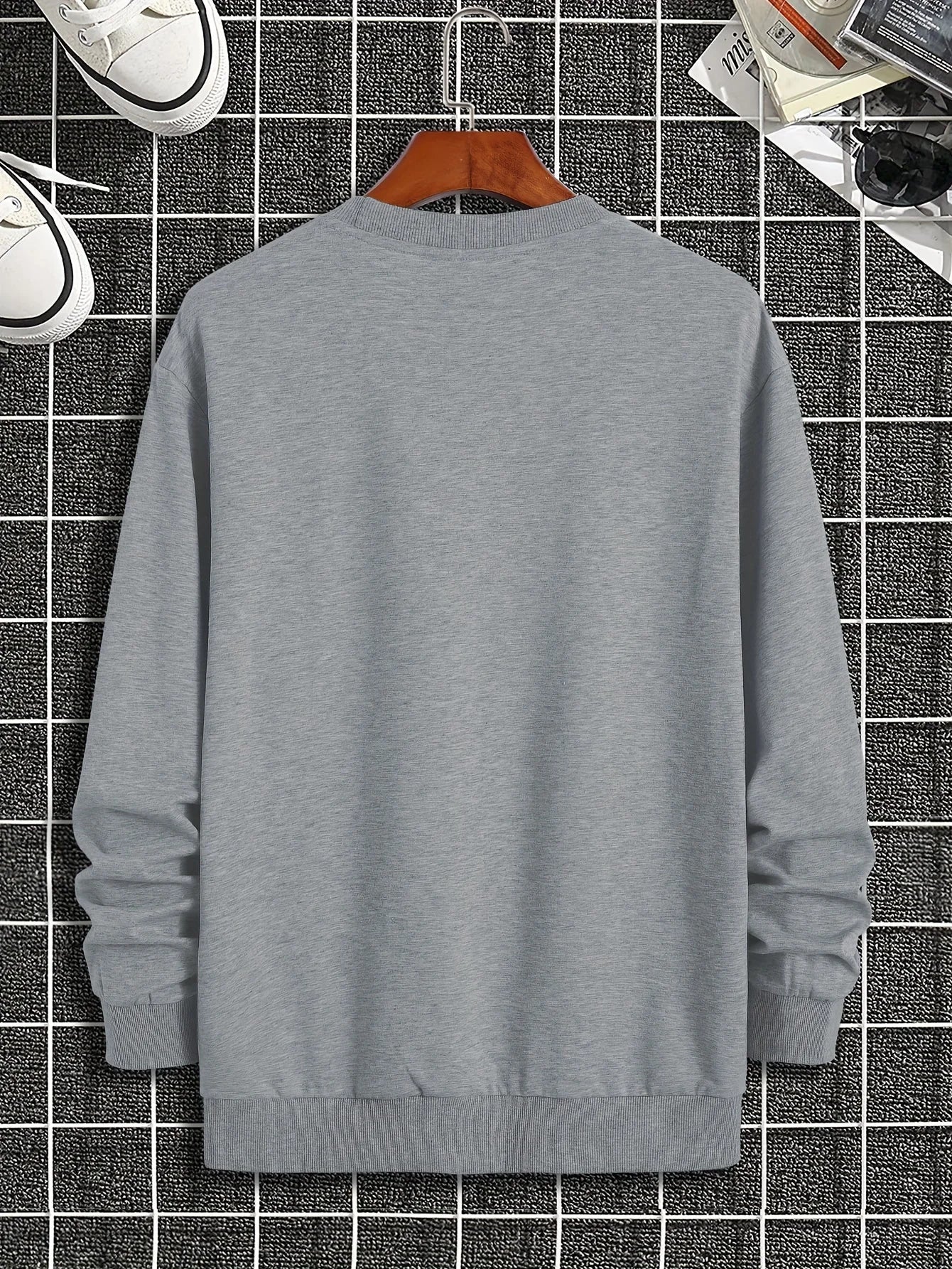 Unisex Essential Sweatshirt – Cozy Pullover for Fall & Winter